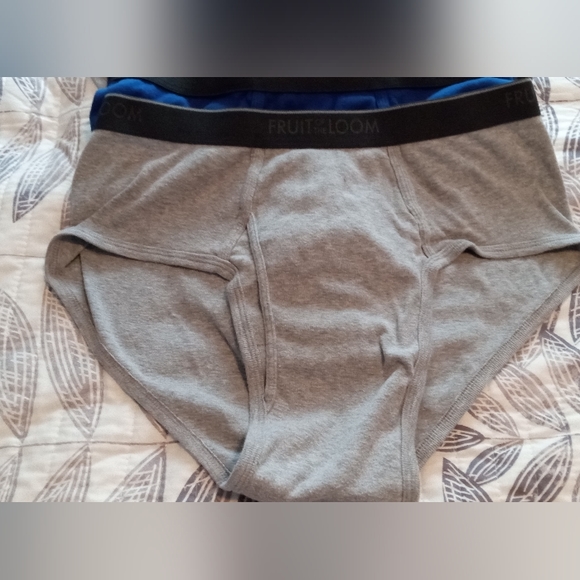 NWOT Fruit of the Loom Briefs 6 pk - Picture 5 of 5